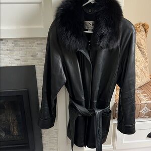 Elegant Black Leather Jacket with Fur Trim